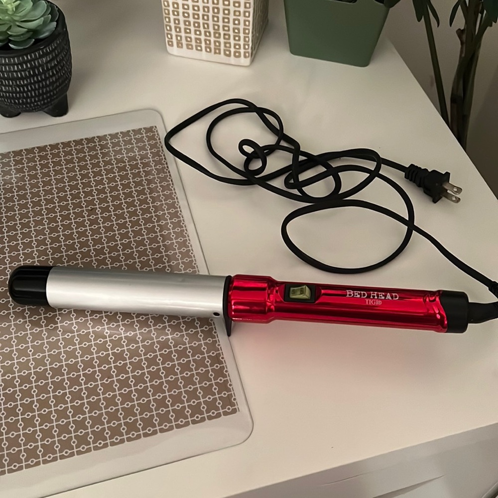 Bed Head TGI curling wand